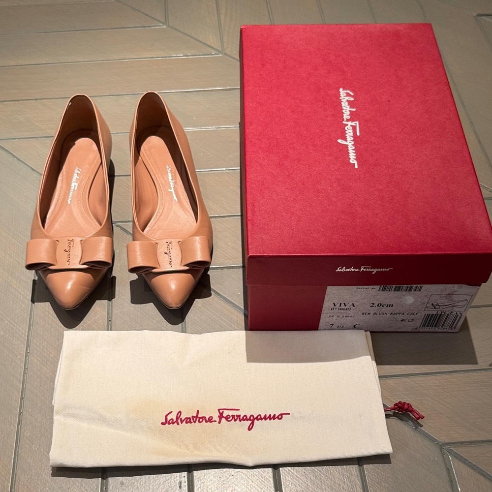 Salvatore Ferragamo Blush Leather Flats with Bow